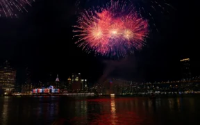 cena de fin de año en crucero por Nueva York